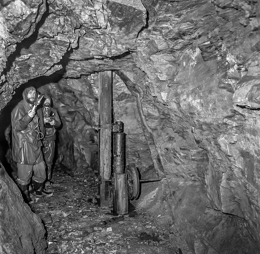 Flat rod pulley wheel turn Wh Benny adit 1979